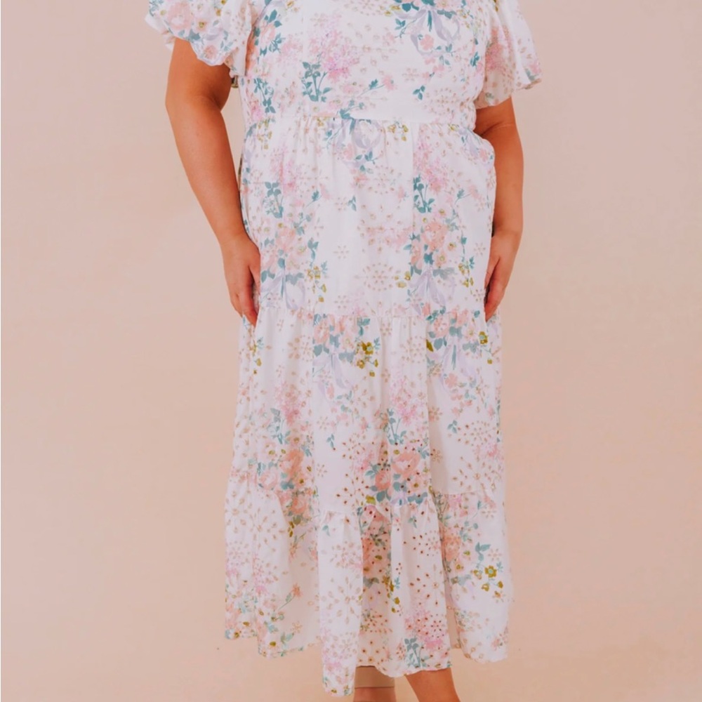 Floral Maxi Dress in White and Pink